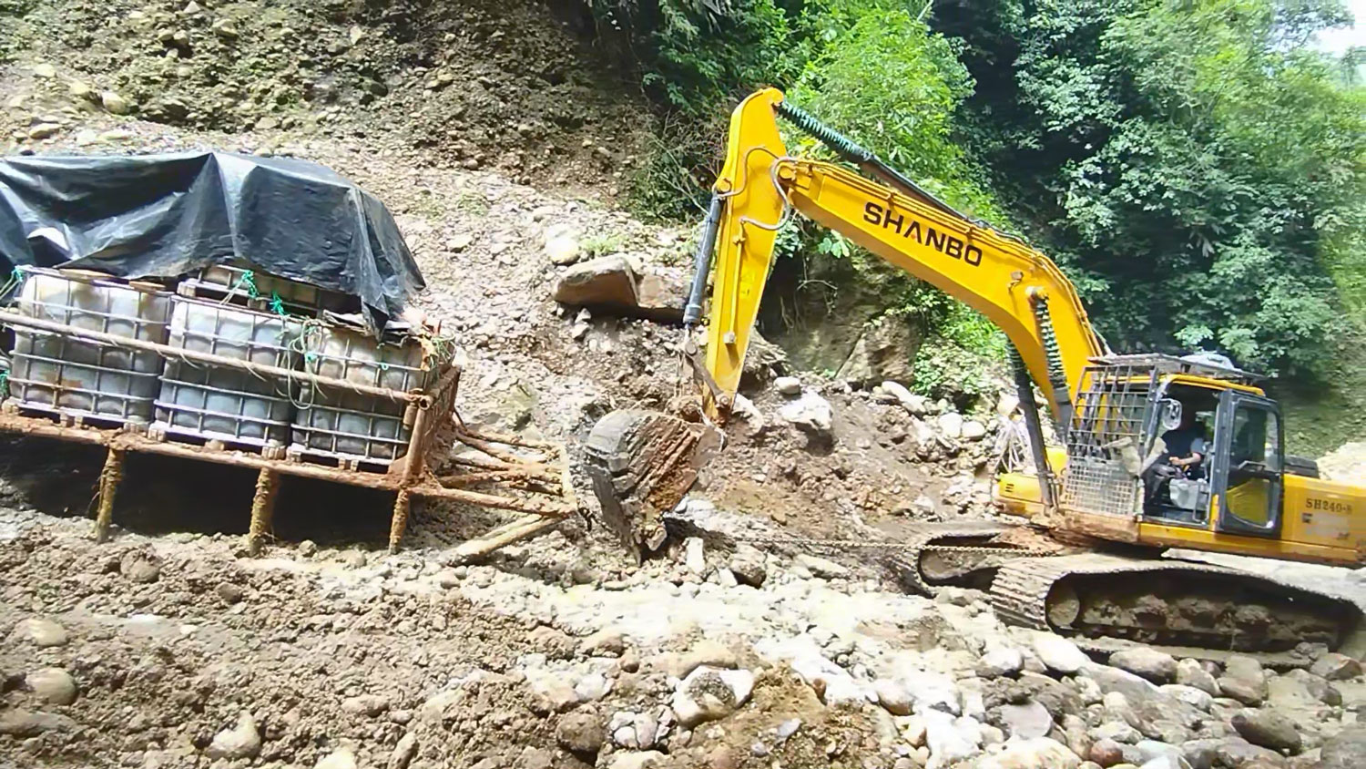 Excavadora de orugas SH240-8
