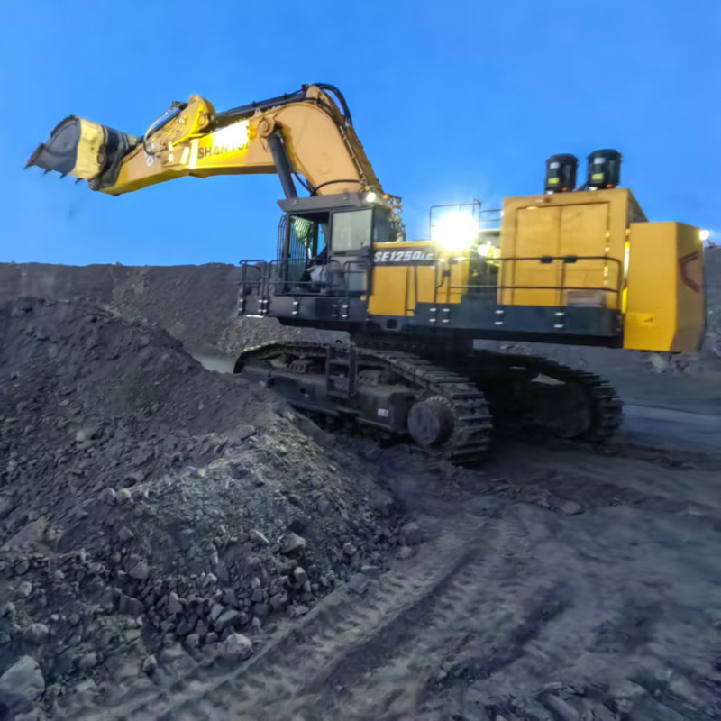  sitio de construcción de excavadora de 120 toneladas