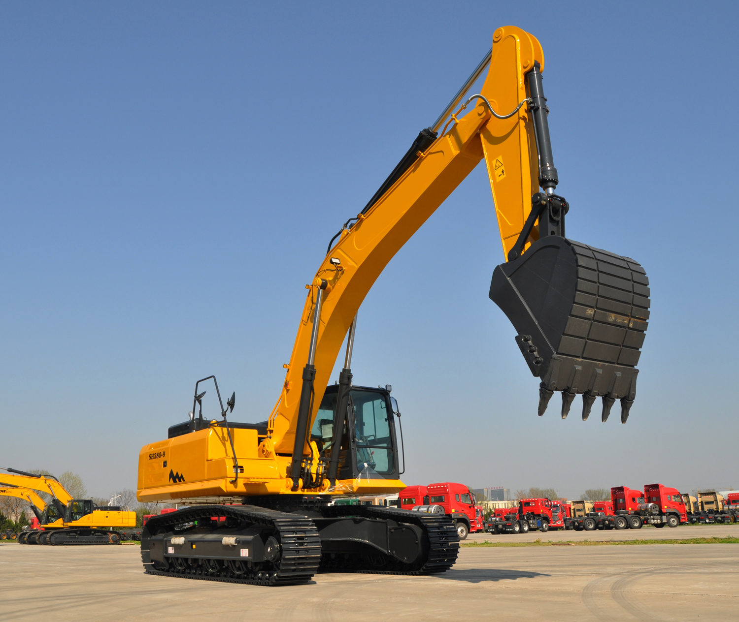 SH380 Excavadora grande