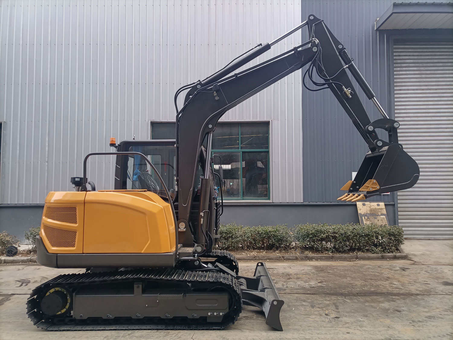 SH60 Pequeña excavadora