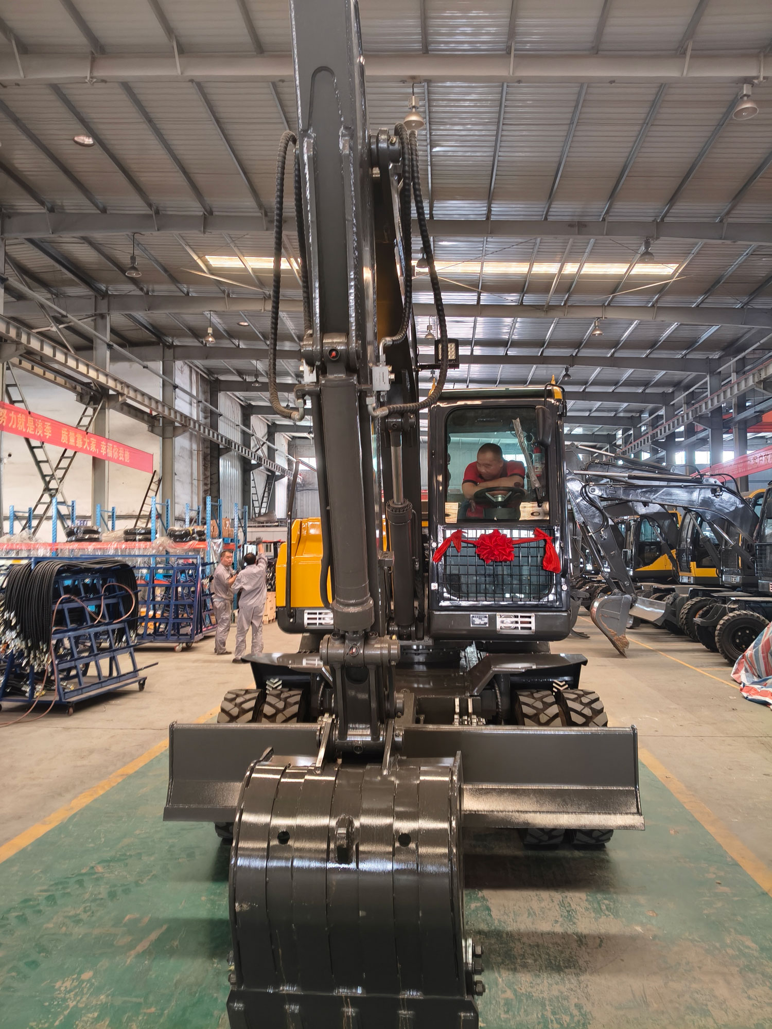 PW75 Excavadora de ruedas