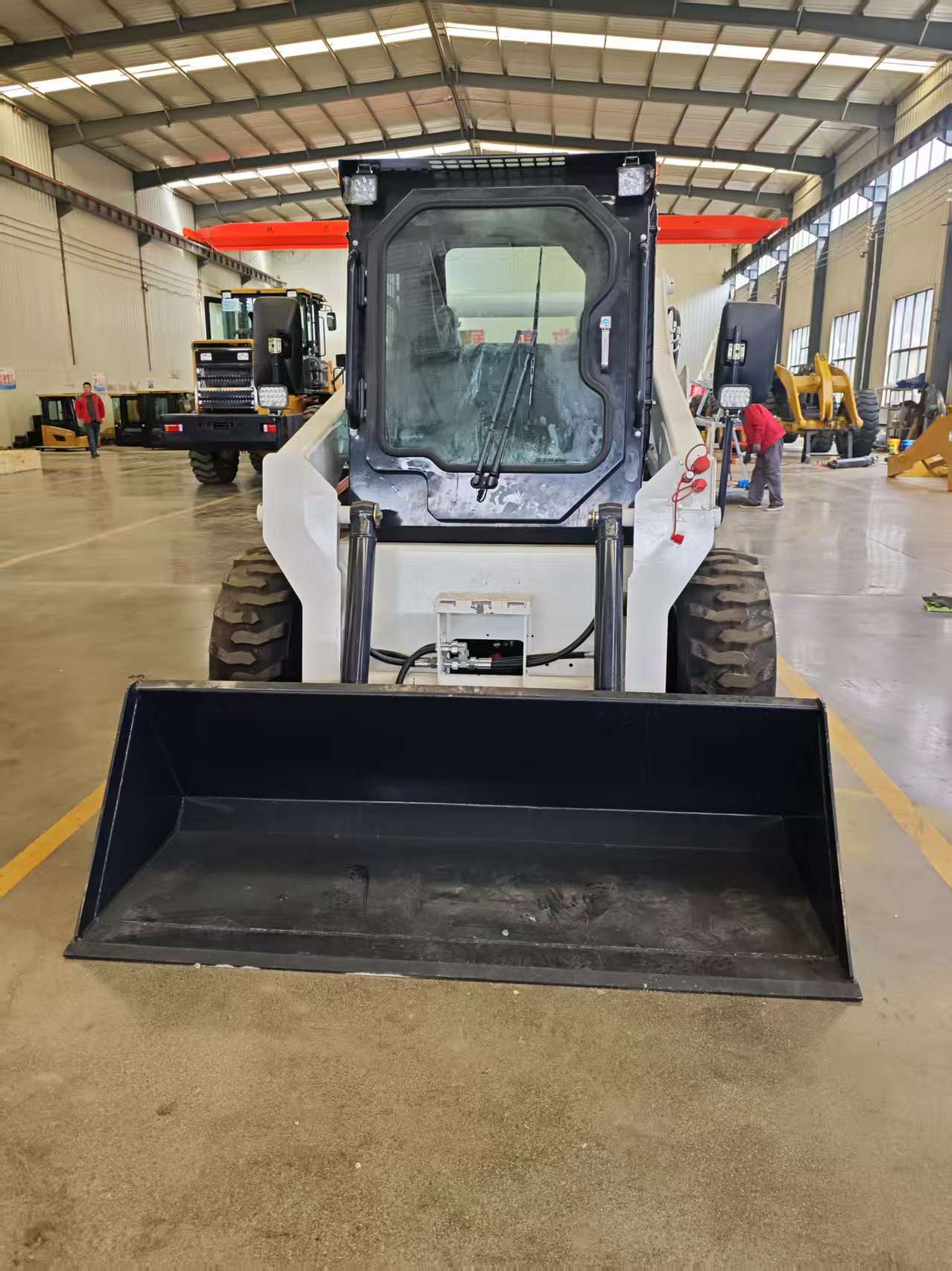  cargador compacto de alta resistencia