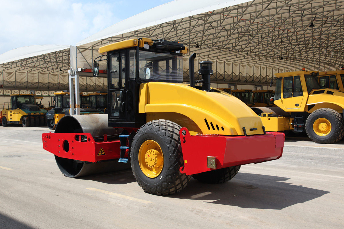  compactadora Weichai de 143HP