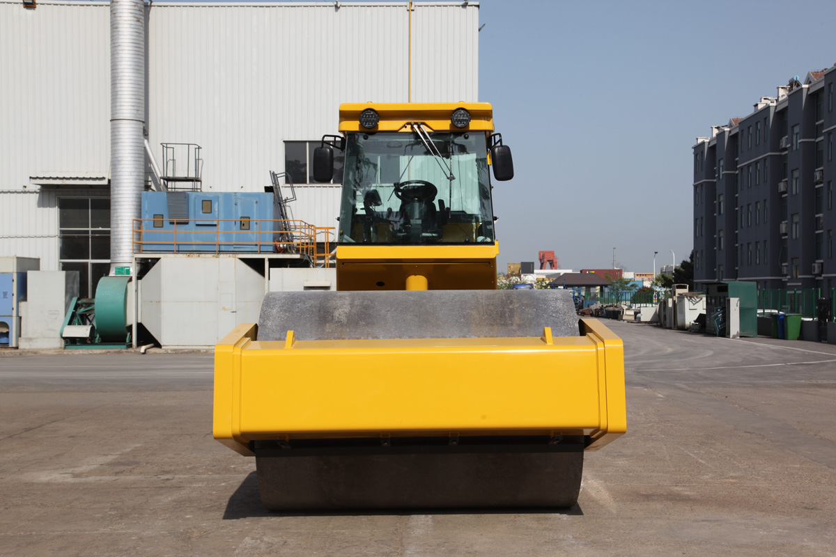  rodillo vibratorio de 370 HP